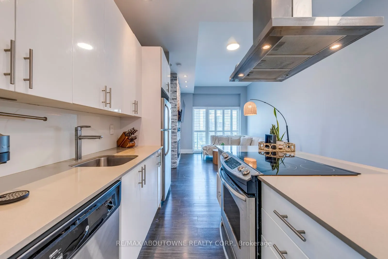 165 Legion Road N, #2524