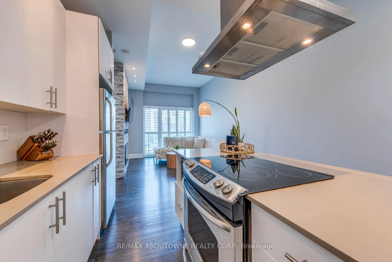165 Legion Road N, #2524