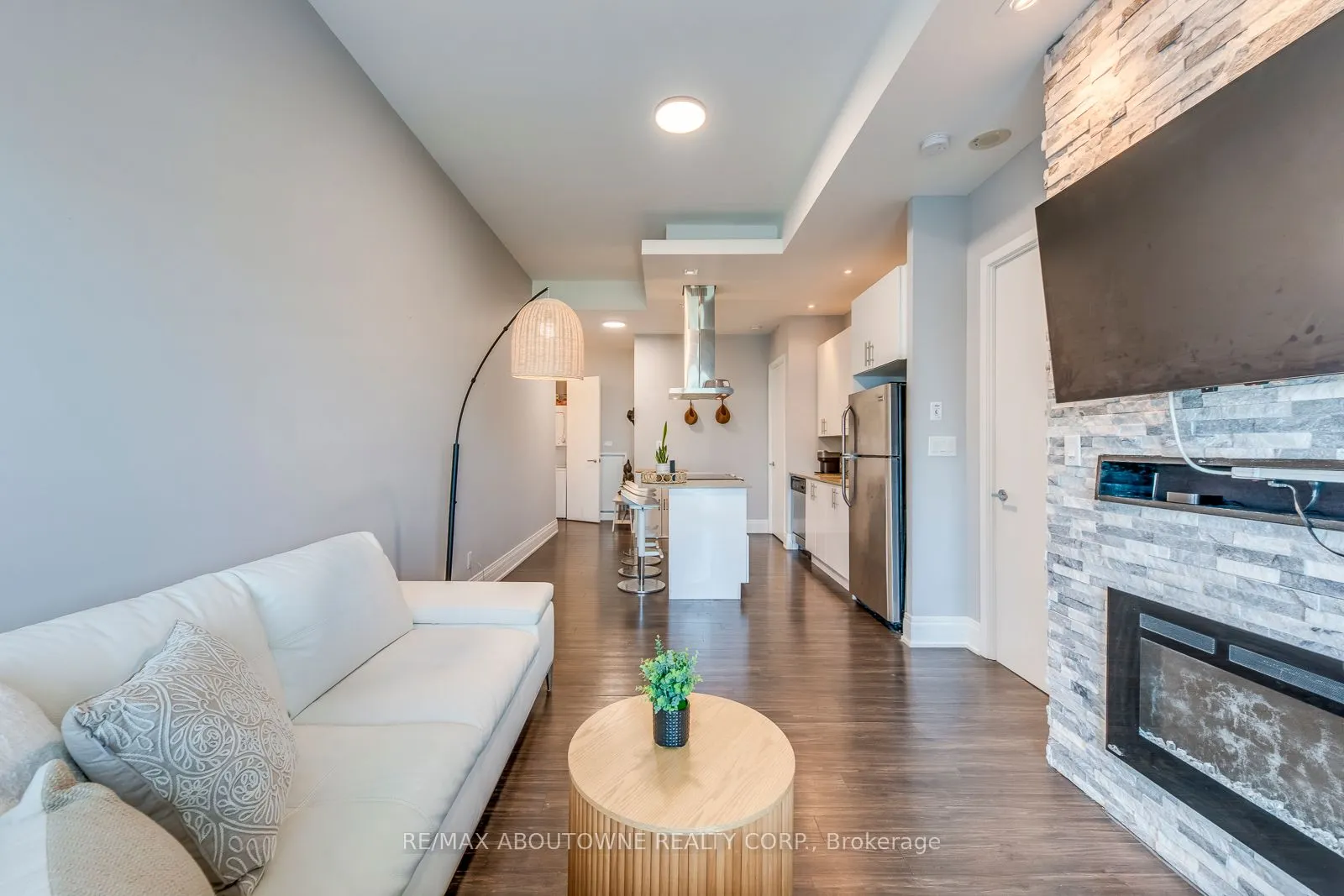 165 Legion Road N, #2524