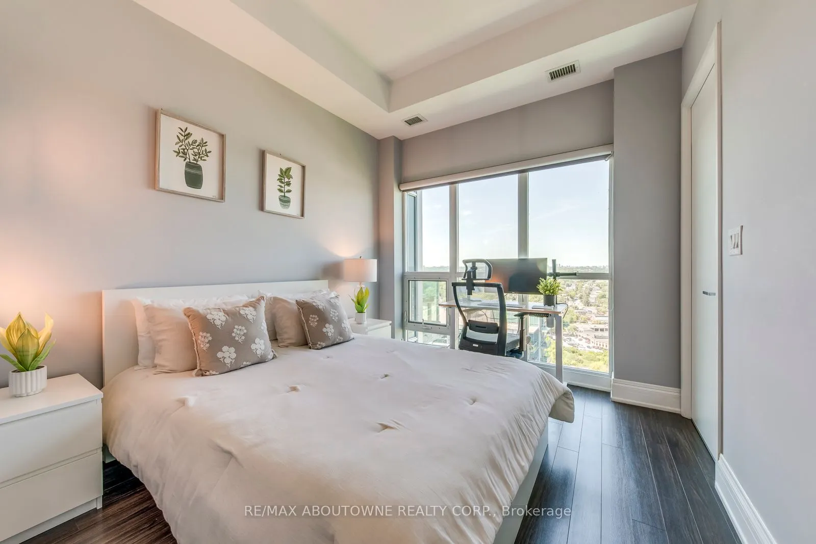 165 Legion Road N, #2524