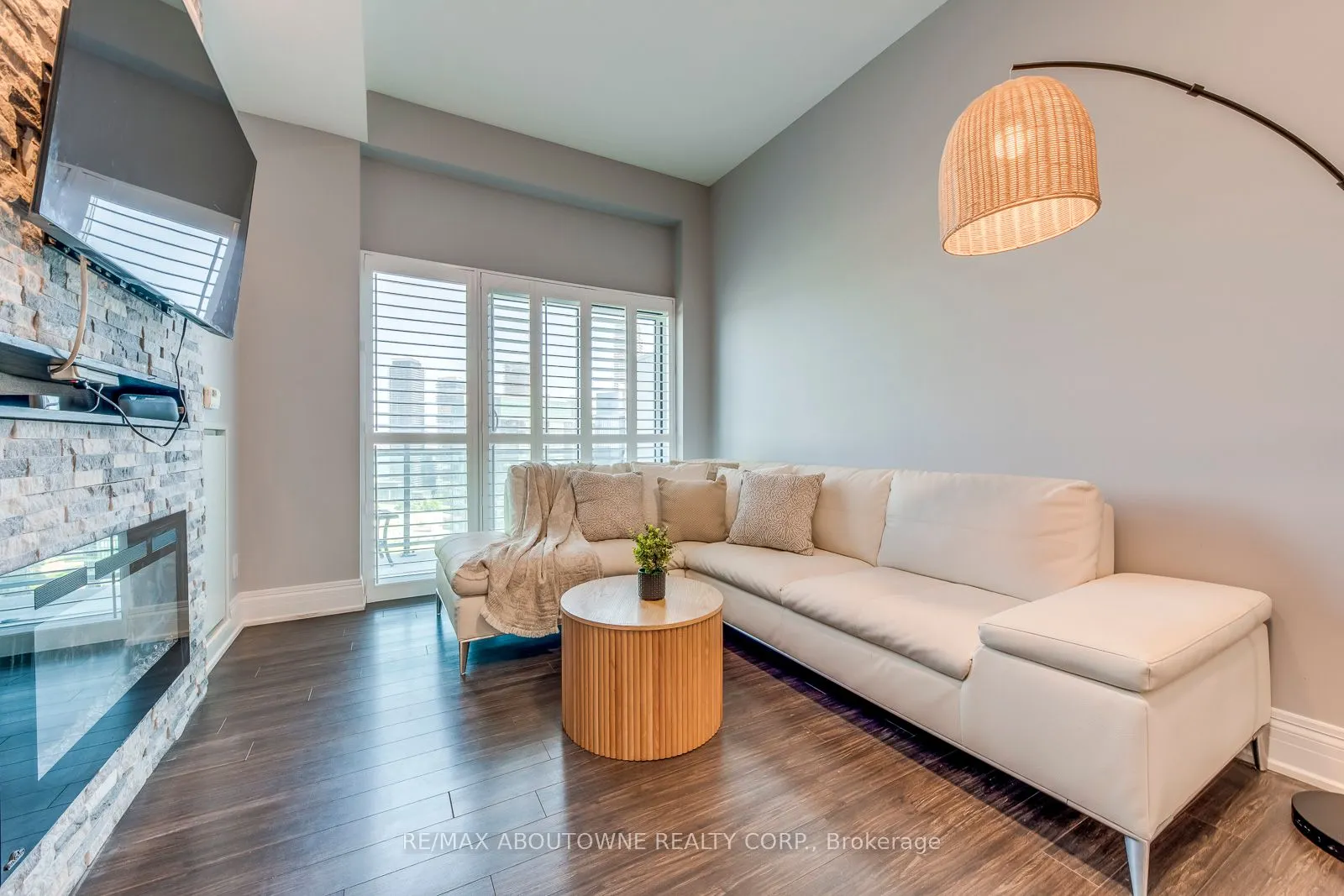 165 Legion Road N, #2524