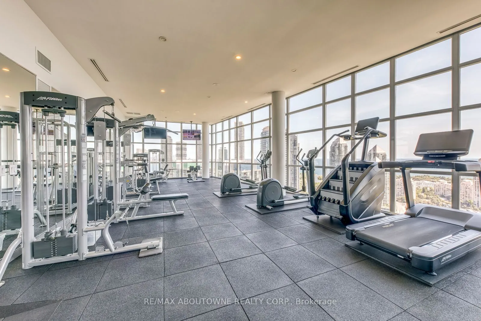 165 Legion Road N, #2524