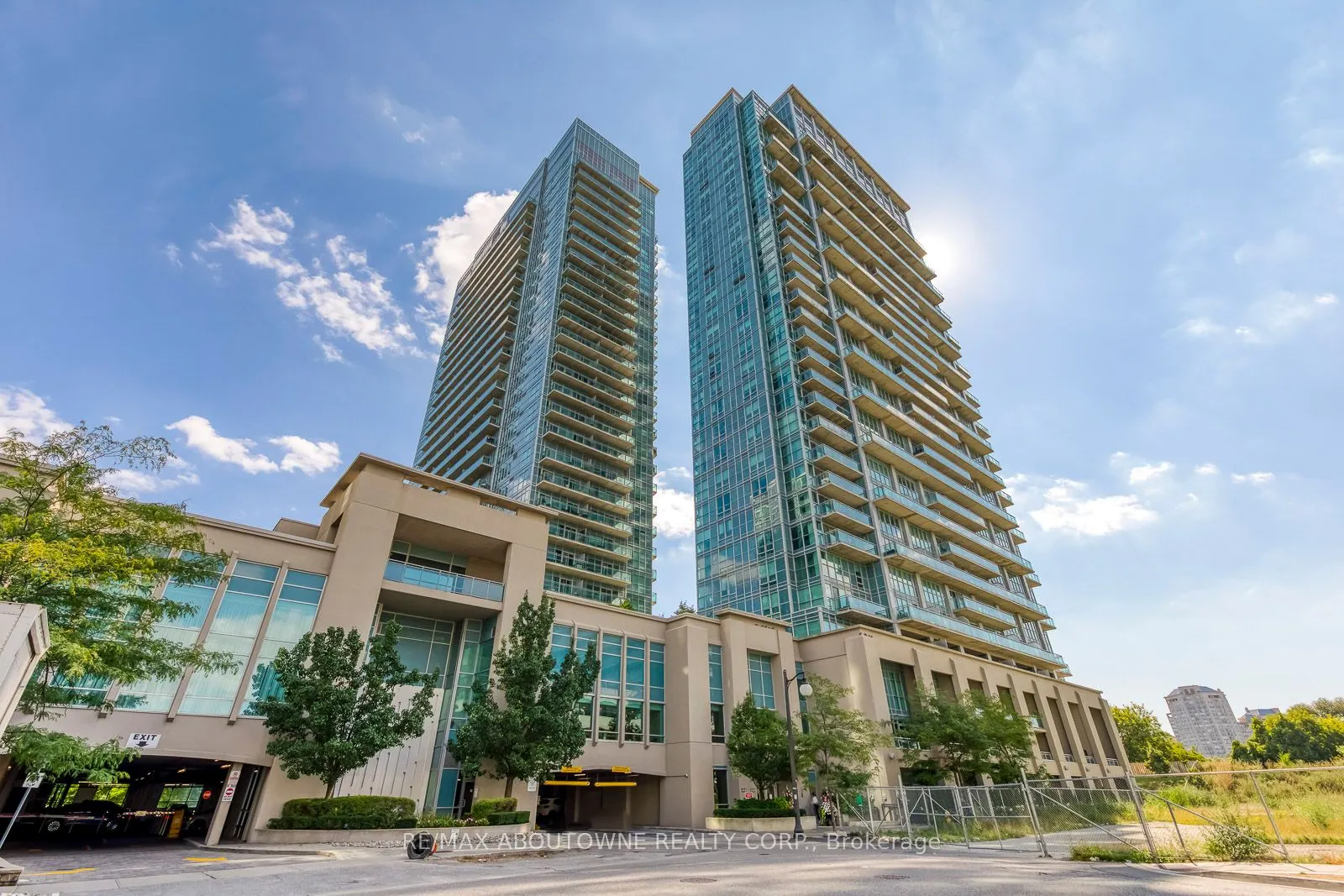 165 Legion Road N, #2524