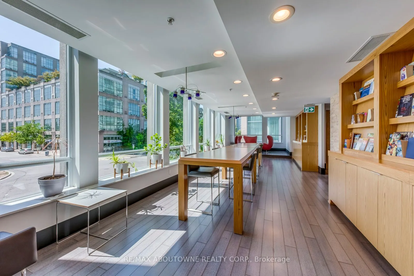 165 Legion Road N, #2524