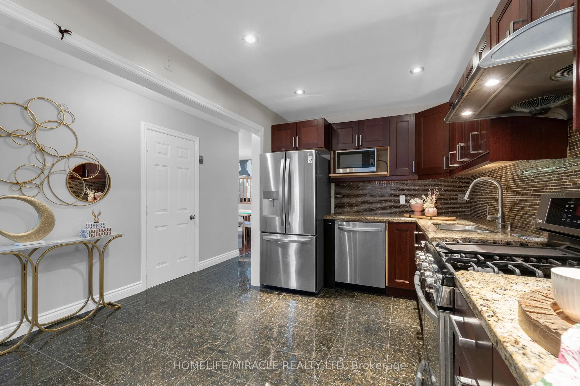 8 Franca Crescent