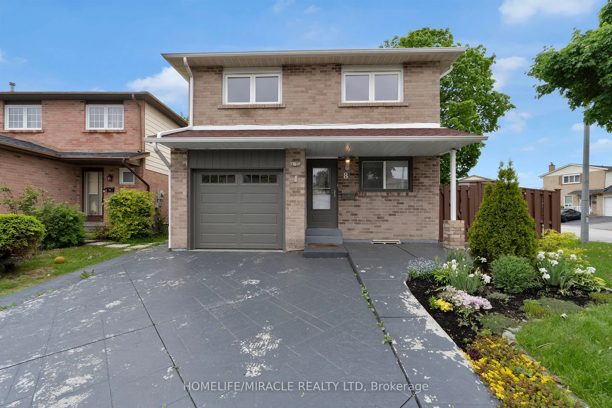 8 Franca Crescent