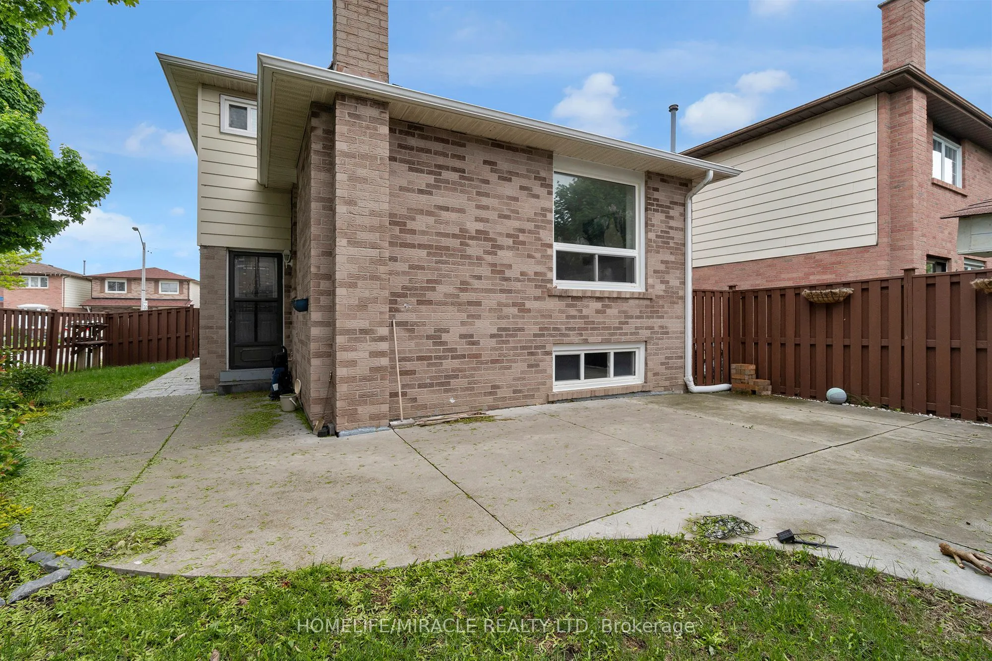 8 Franca Crescent