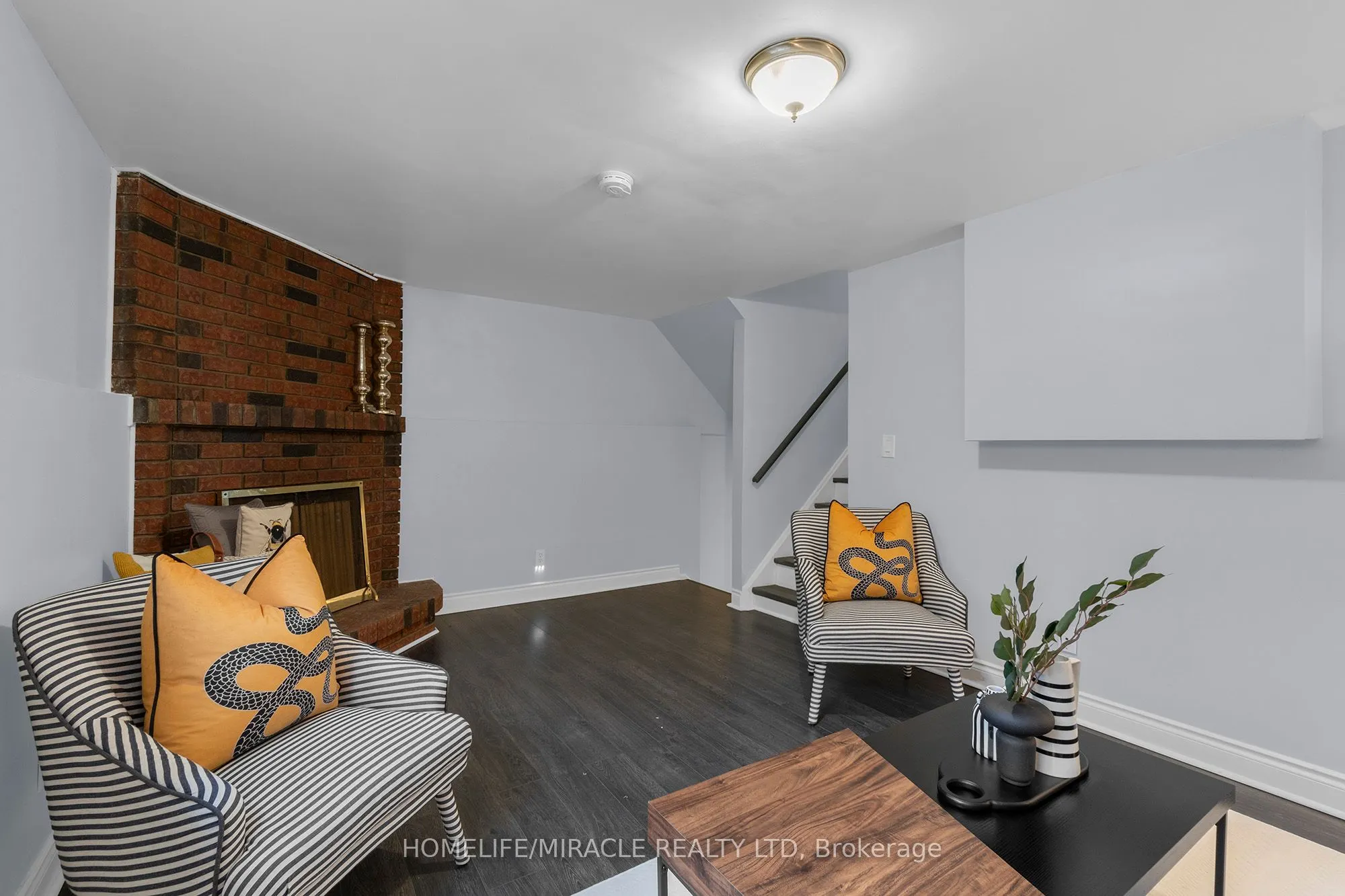 8 Franca Crescent