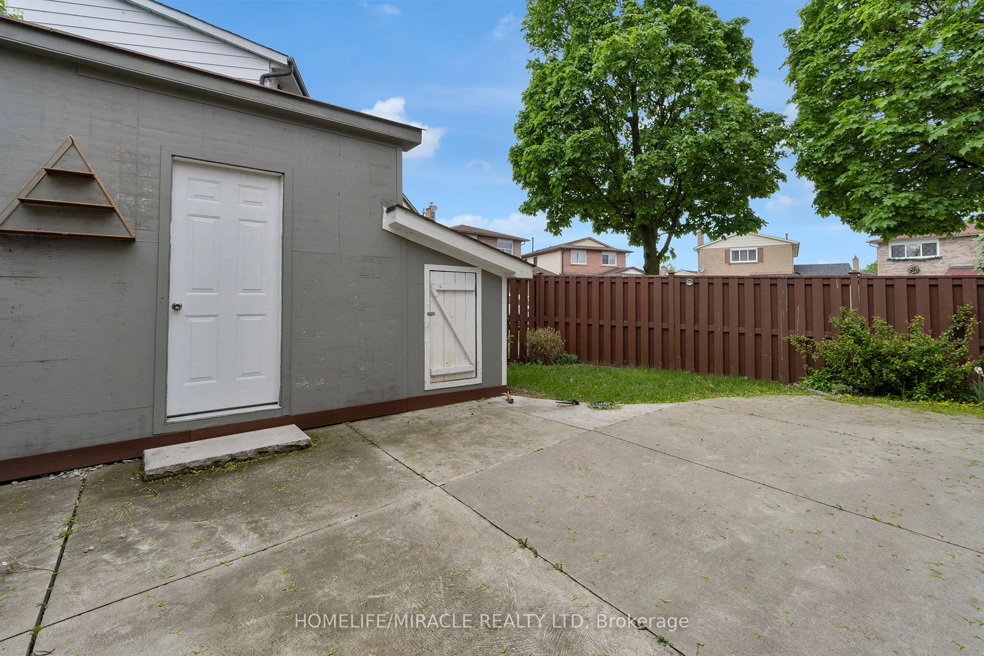8 Franca Crescent