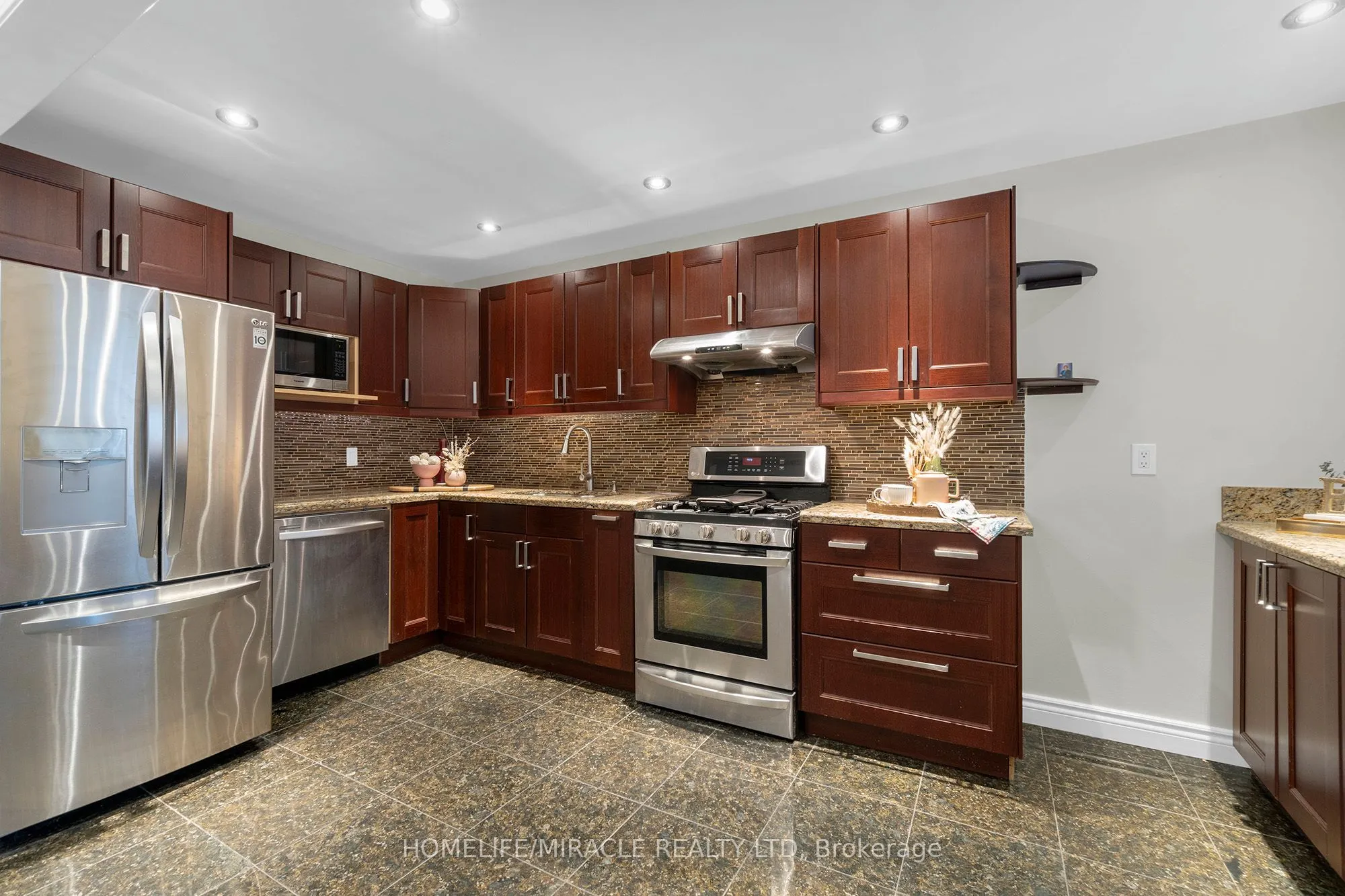 8 Franca Crescent