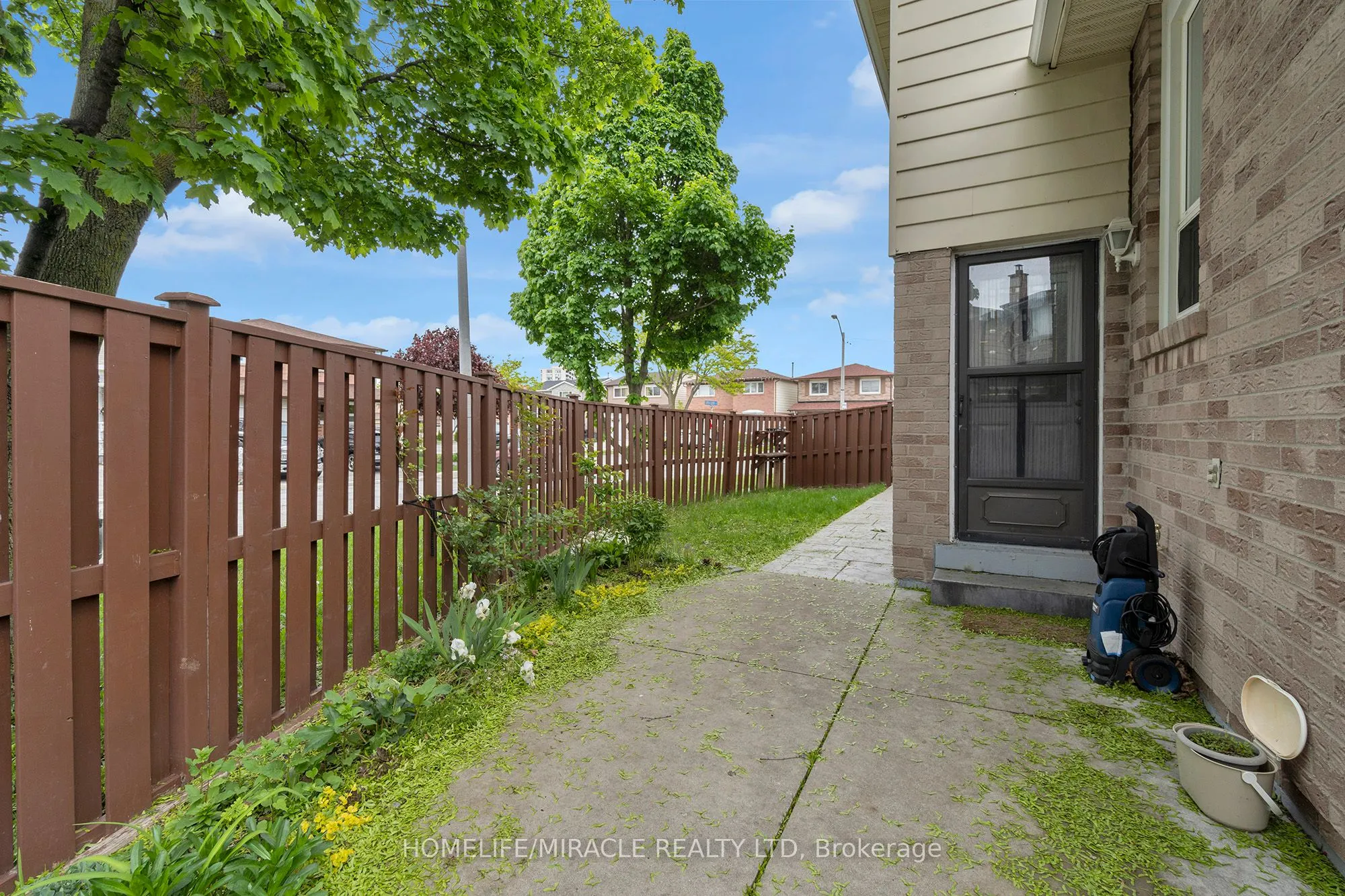 8 Franca Crescent