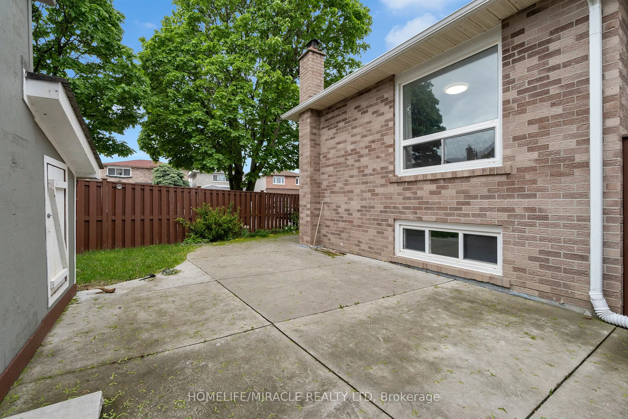 8 Franca Crescent
