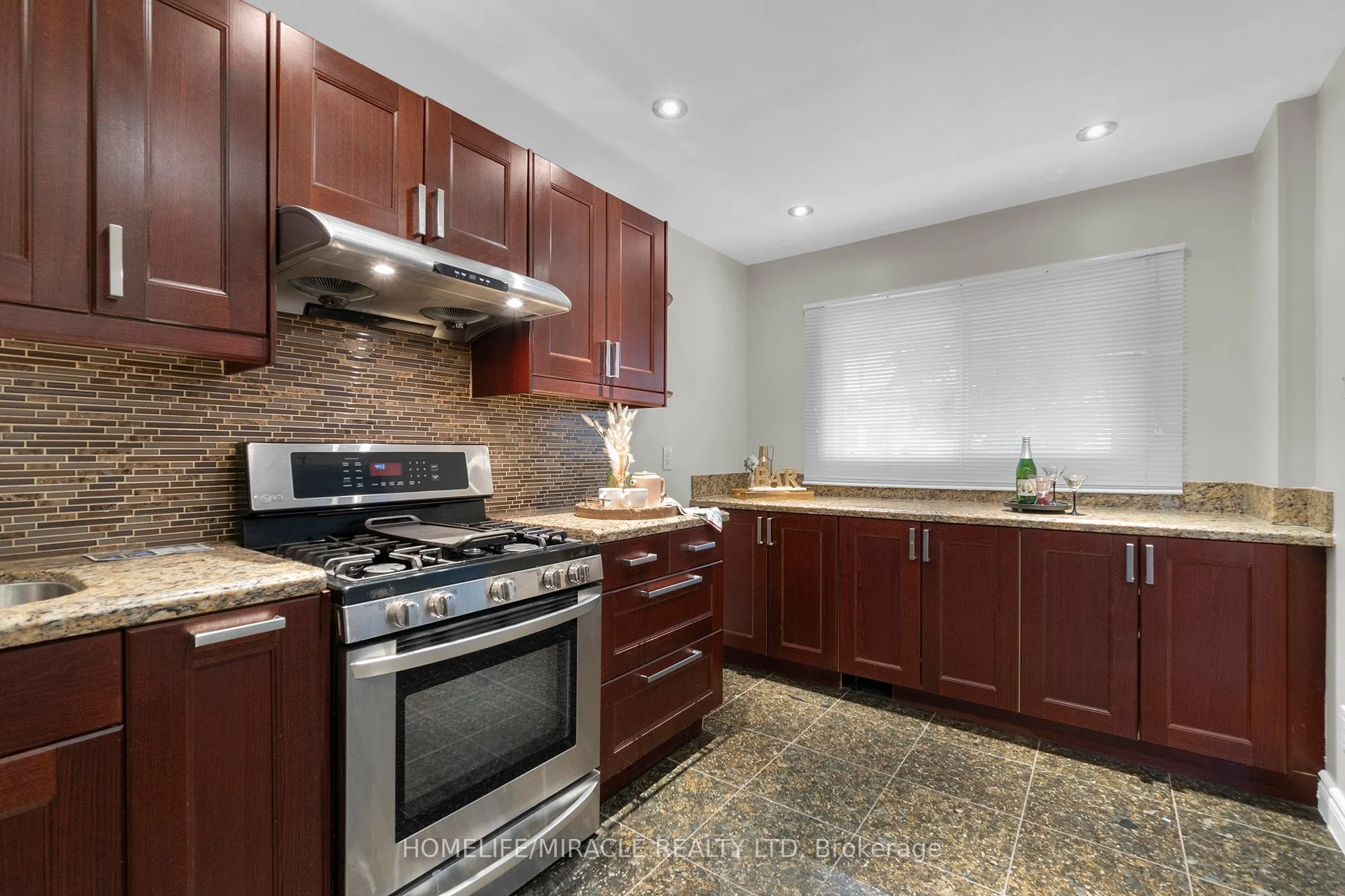 8 Franca Crescent