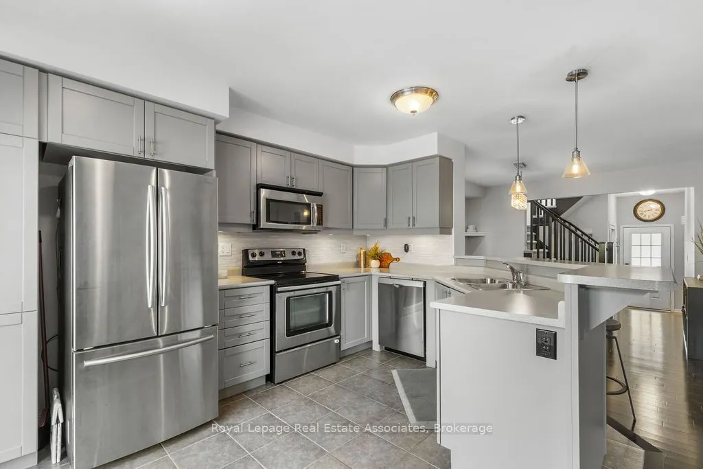 272 Woodley Crescent