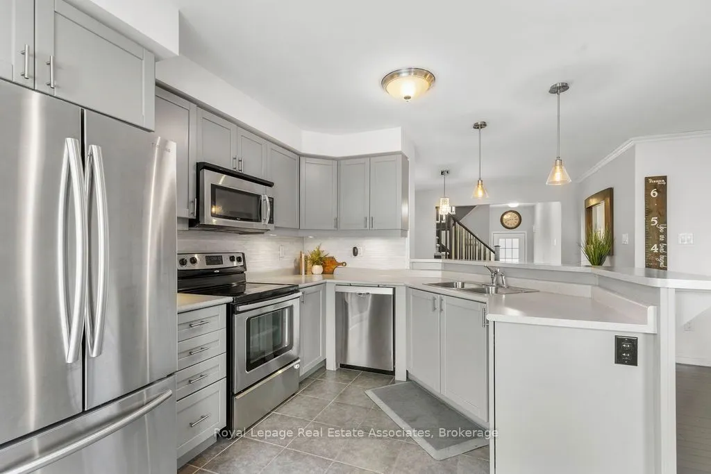 272 Woodley Crescent