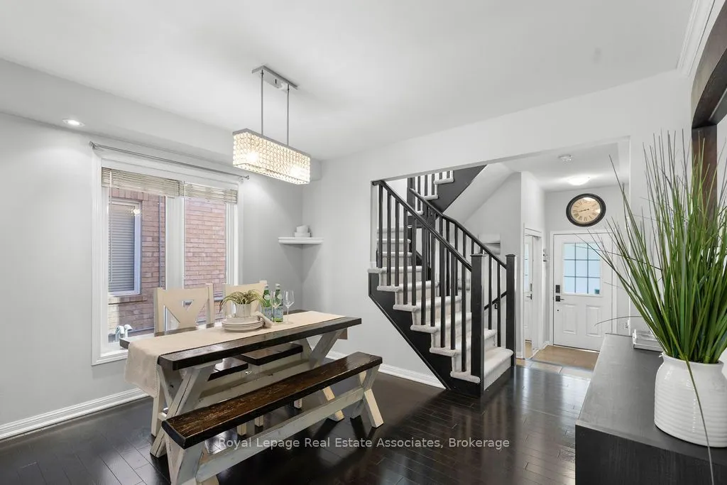 272 Woodley Crescent