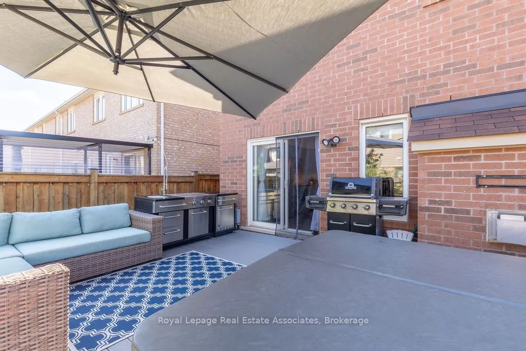 272 Woodley Crescent