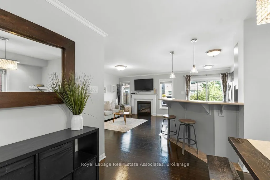 272 Woodley Crescent