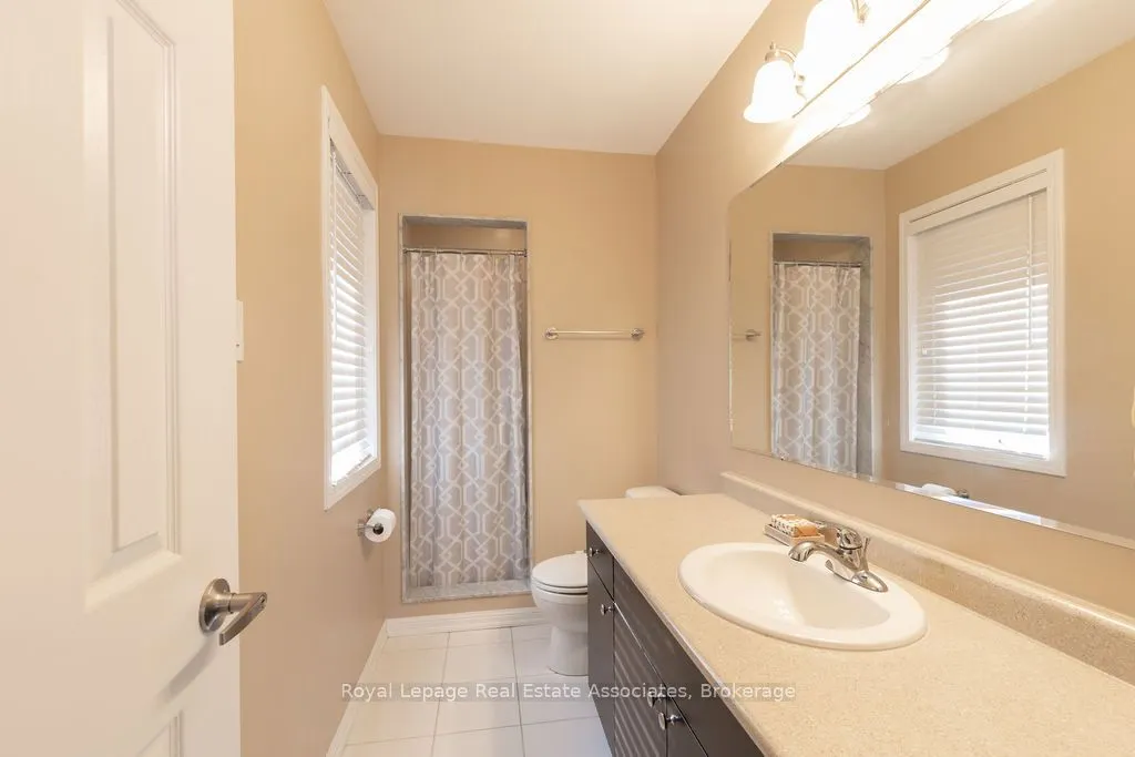272 Woodley Crescent