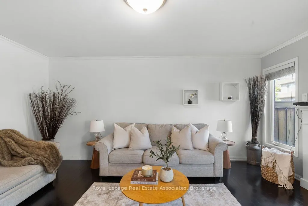 272 Woodley Crescent