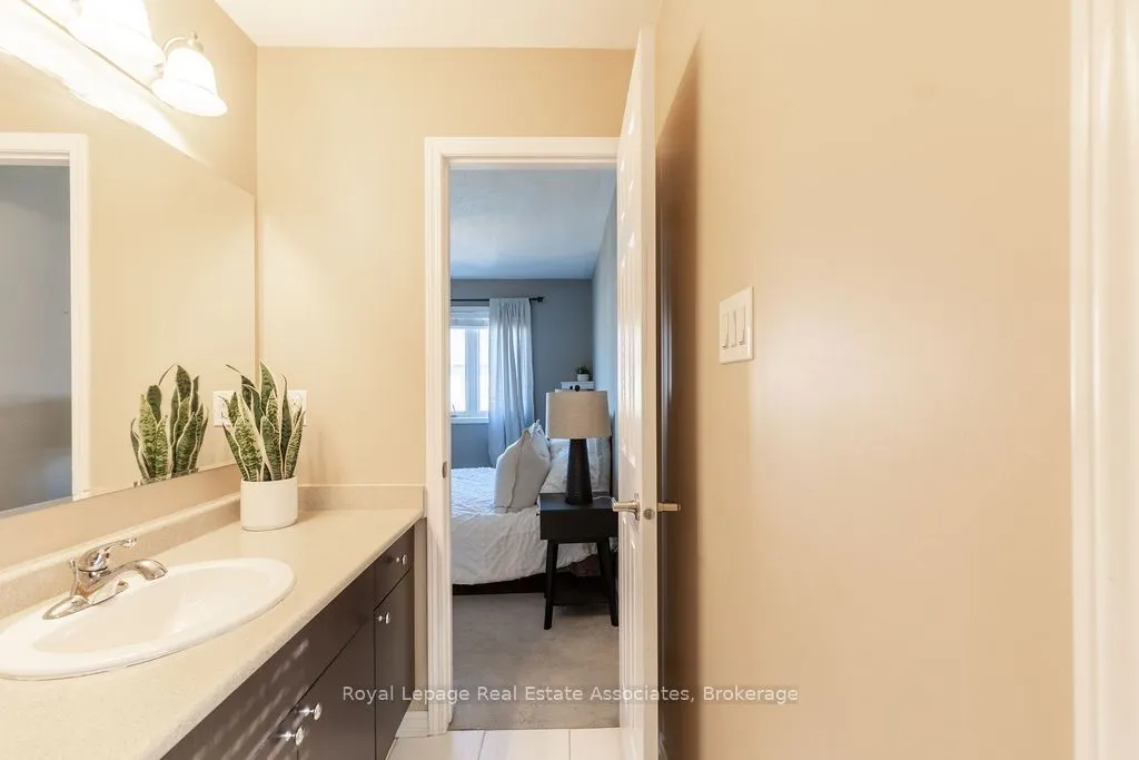 272 Woodley Crescent