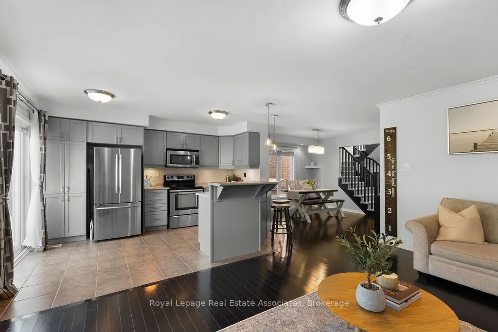 272 Woodley Crescent