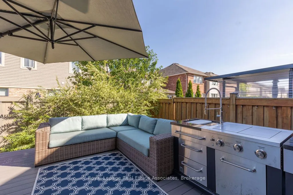 272 Woodley Crescent