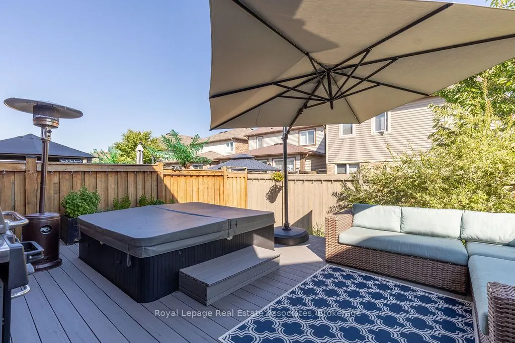 272 Woodley Crescent