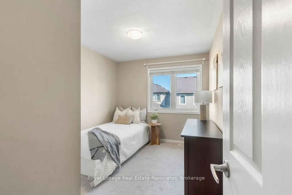 272 Woodley Crescent