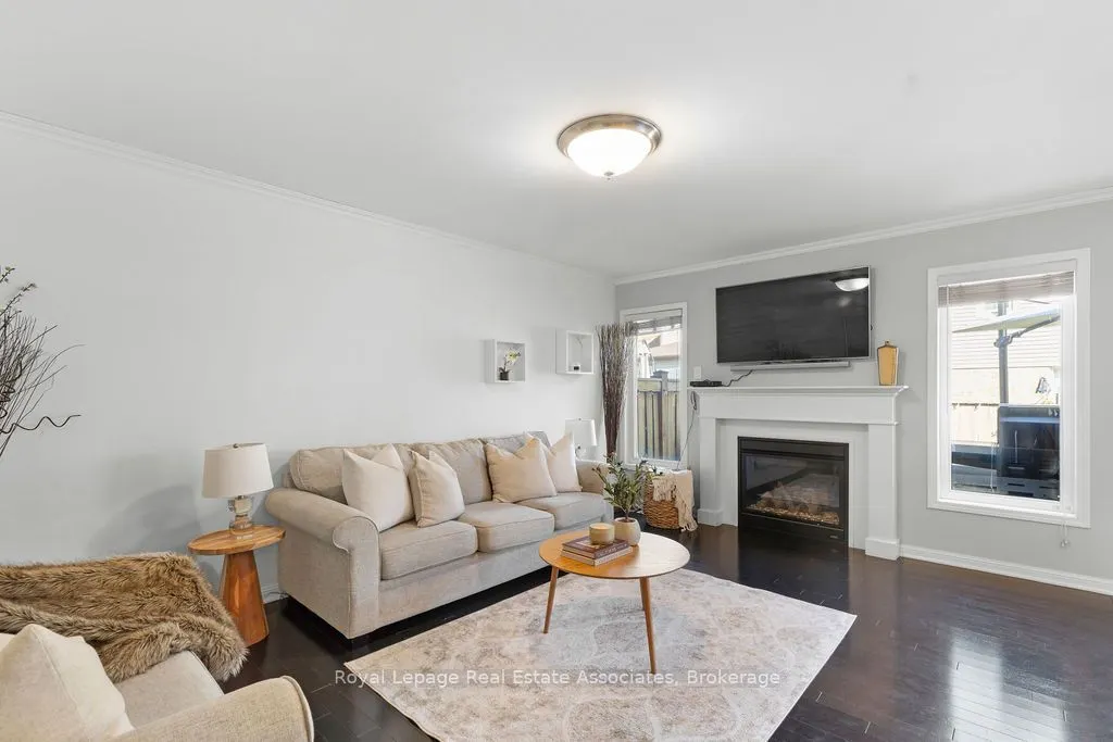 272 Woodley Crescent