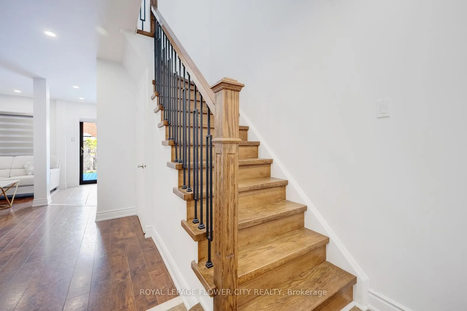 28 Cedarwood Crescent