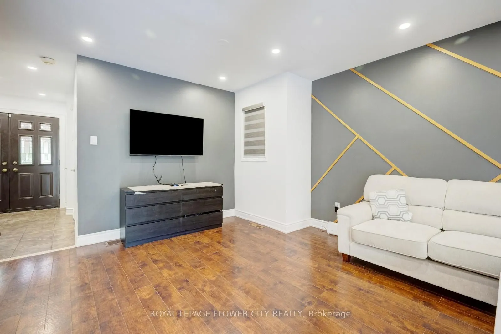 28 Cedarwood Crescent