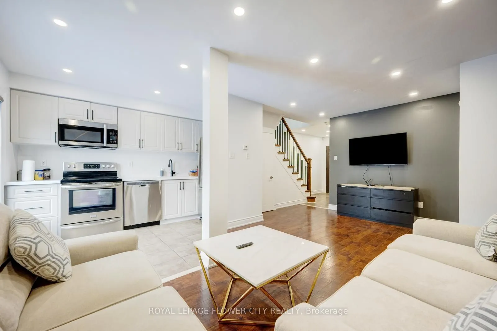 28 Cedarwood Crescent