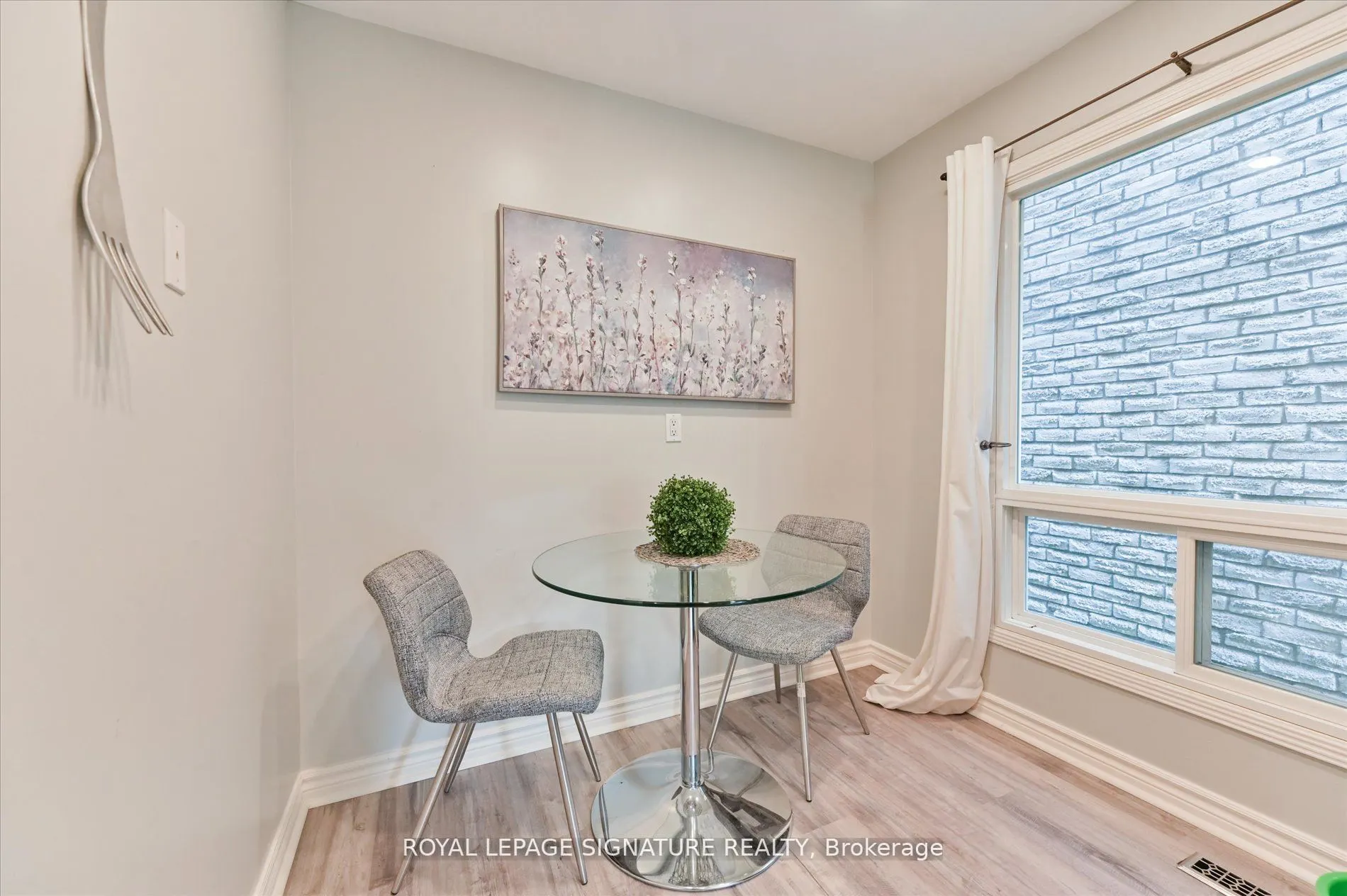 2709 Romark Mews