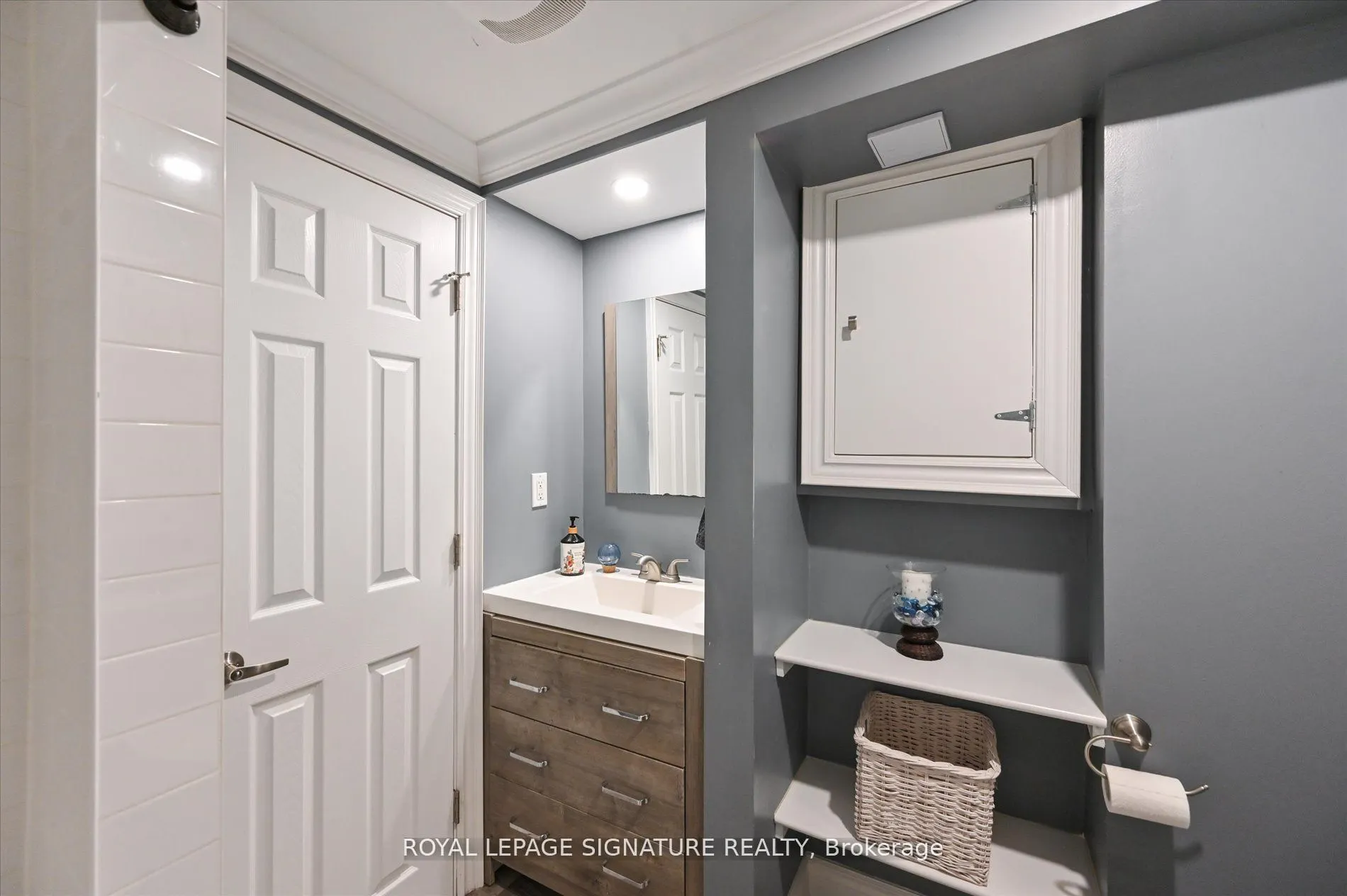 2709 Romark Mews