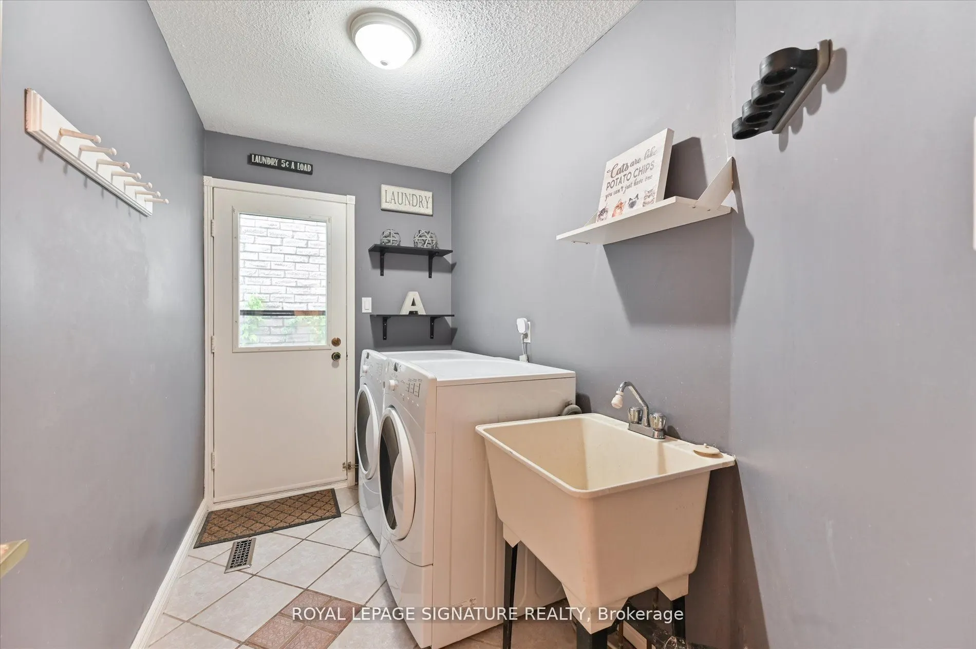 2709 Romark Mews