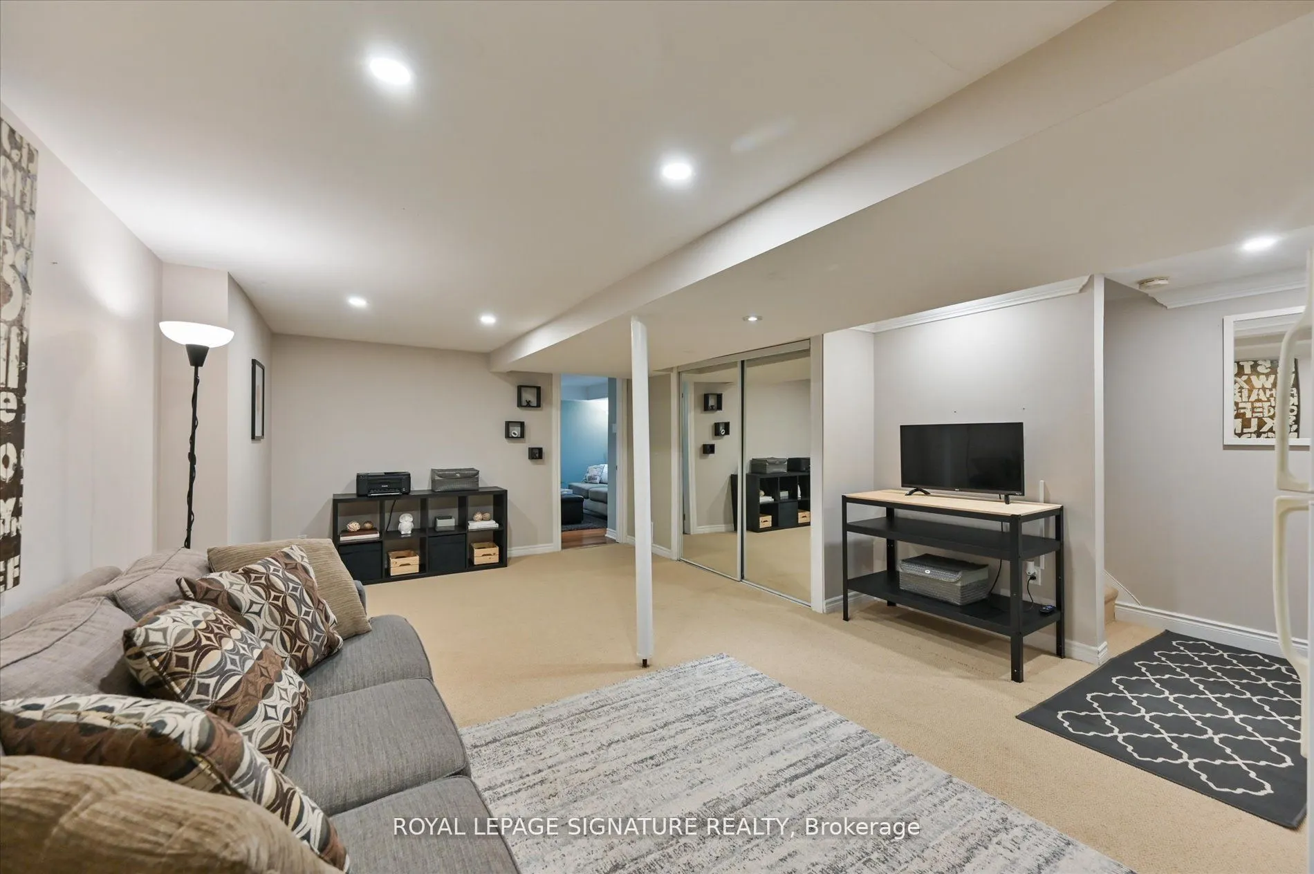 2709 Romark Mews