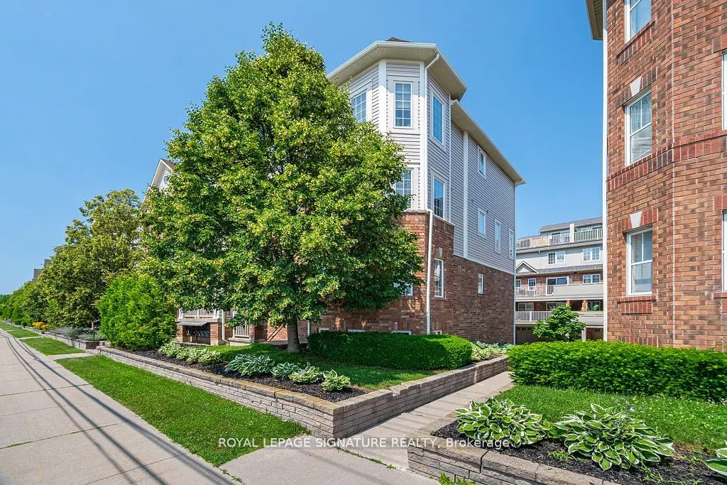 613 Dundas Street, #1