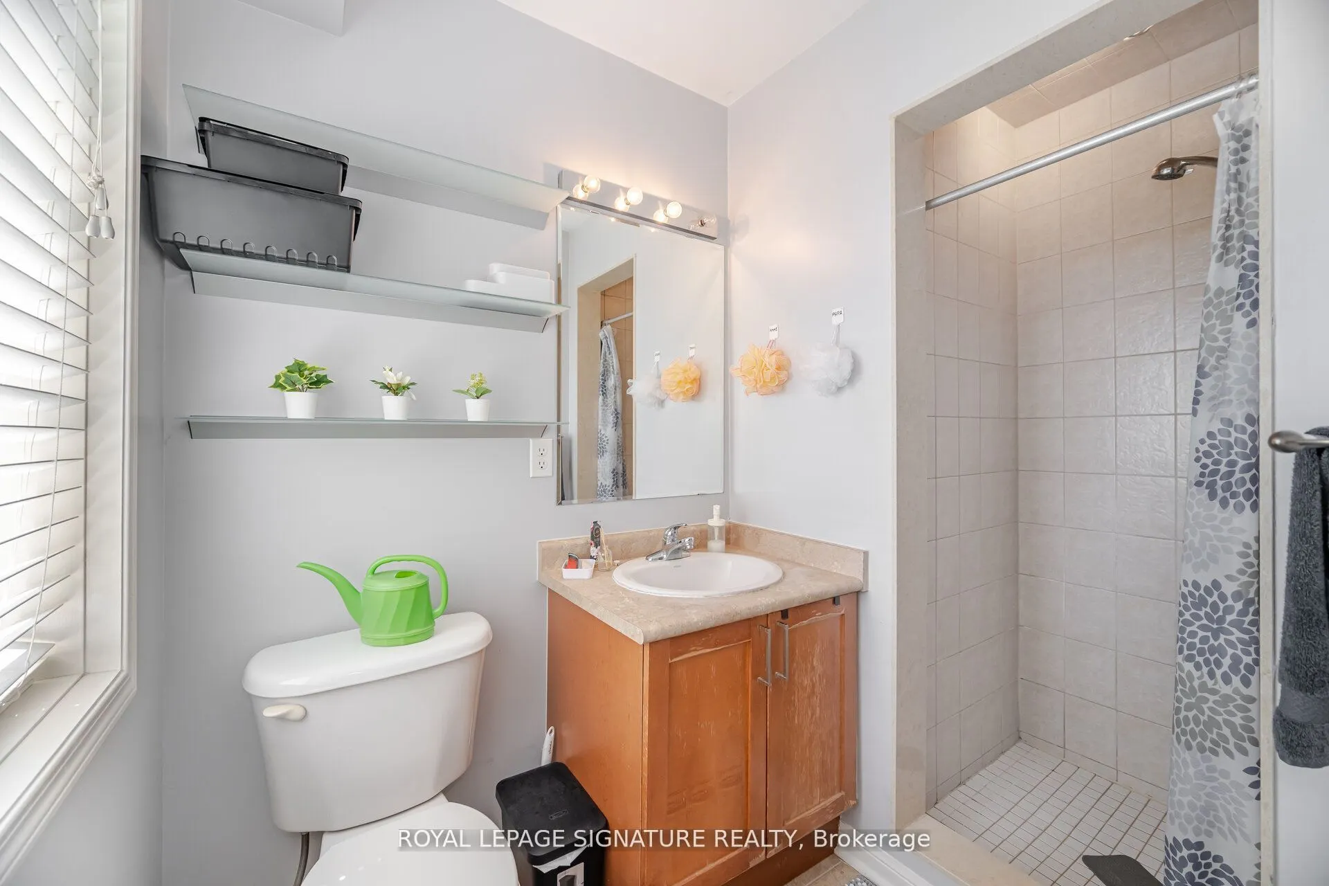 613 Dundas Street, #1