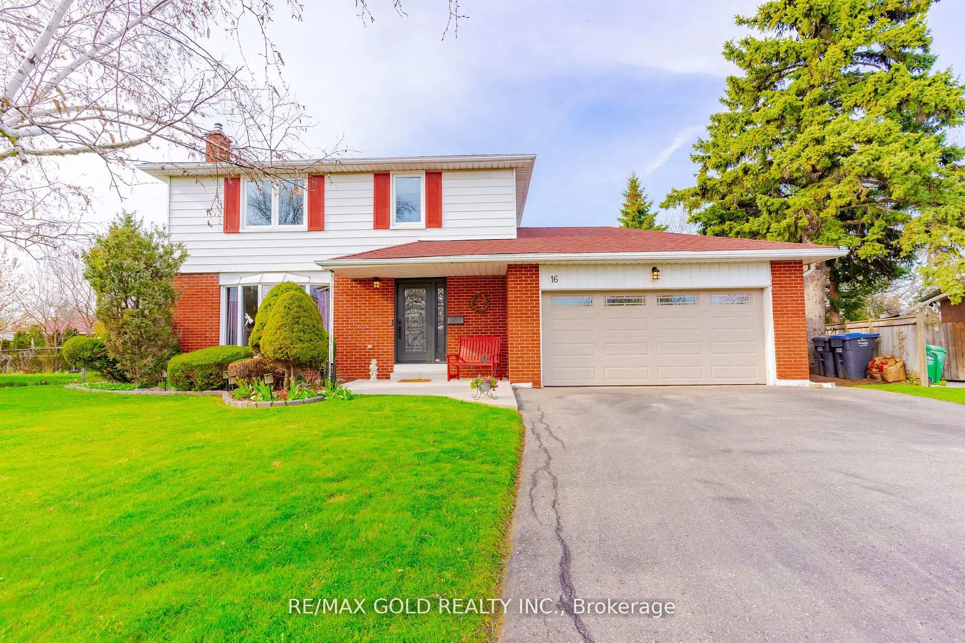 16 Dudley Place