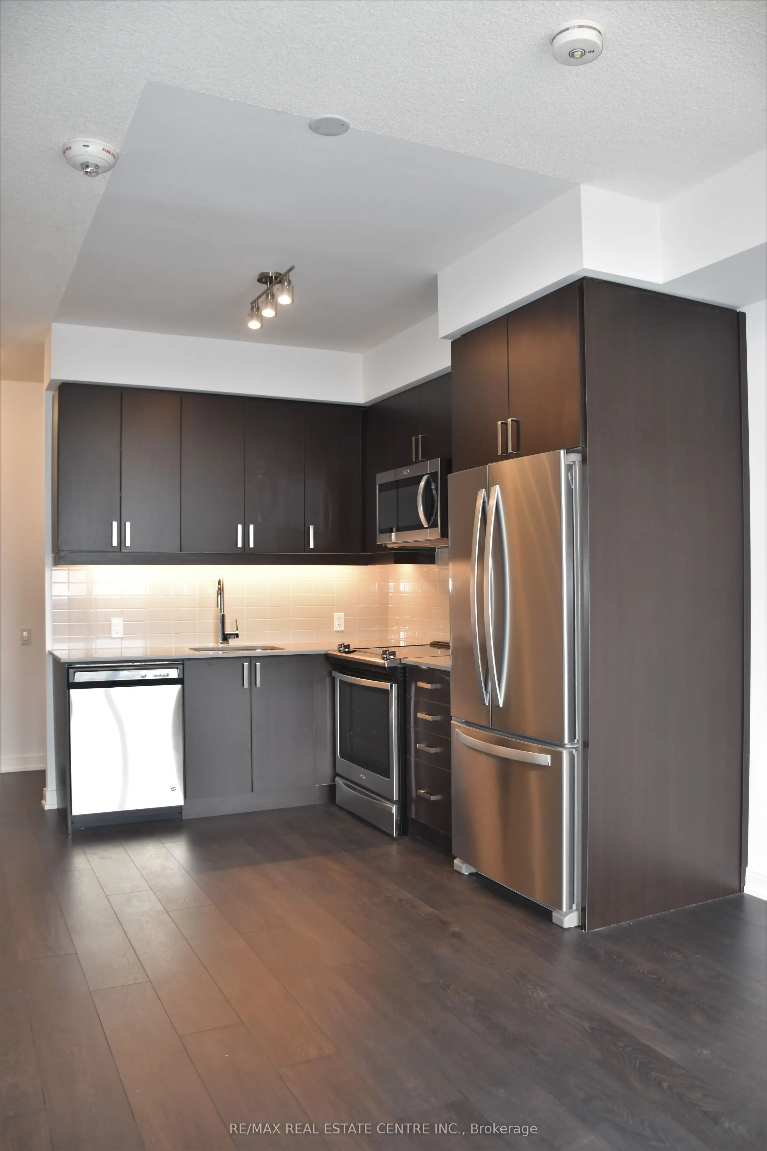 8 Nahani Way, #2318