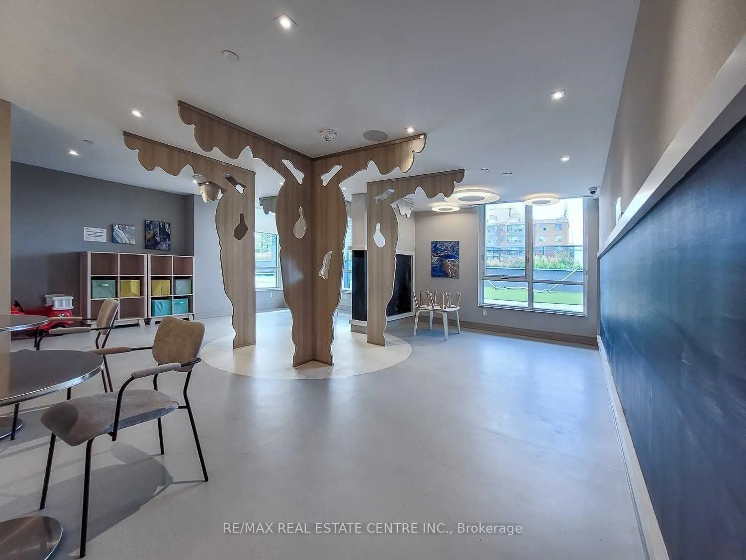 8 Nahani Way, #2318