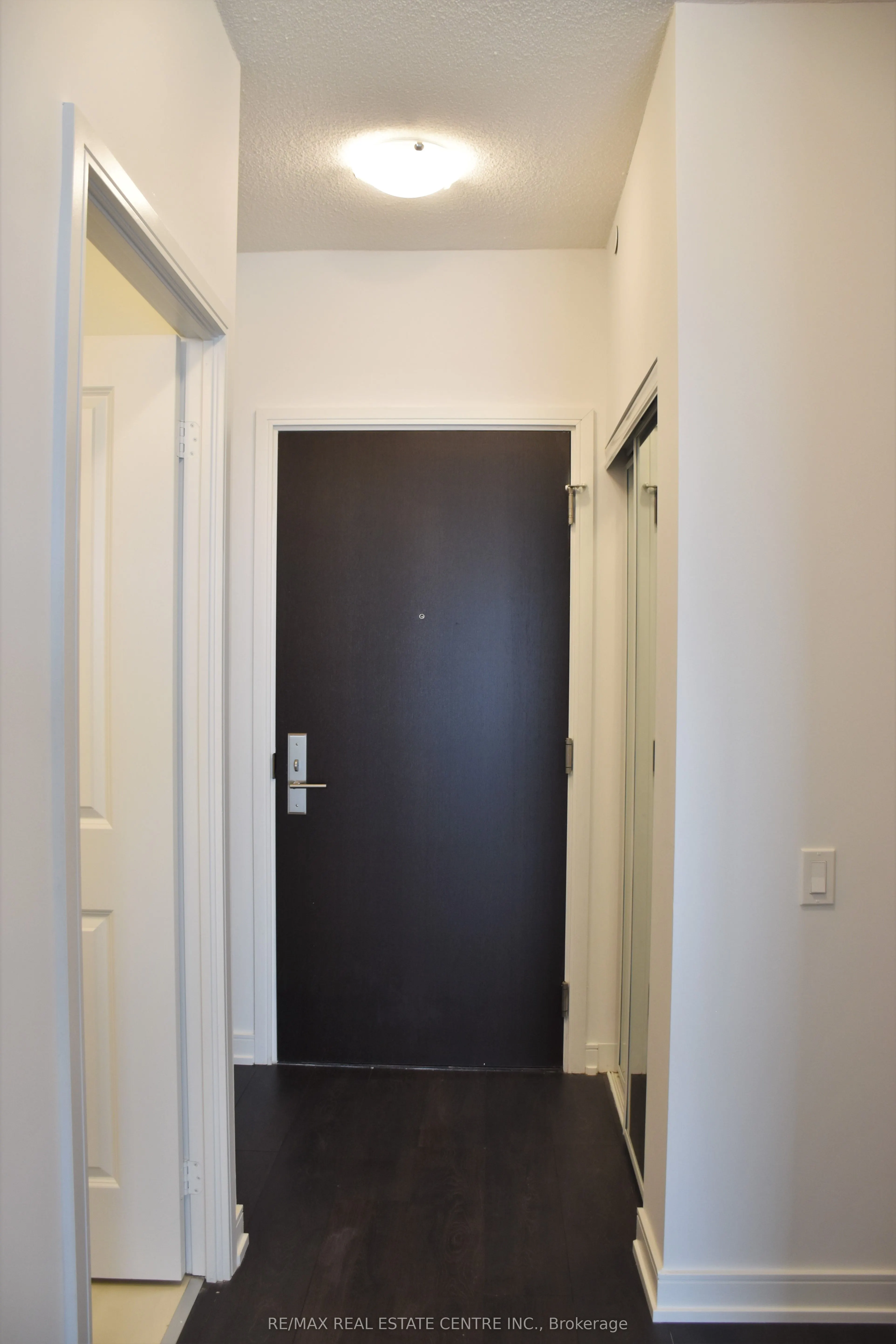 8 Nahani Way, #2318