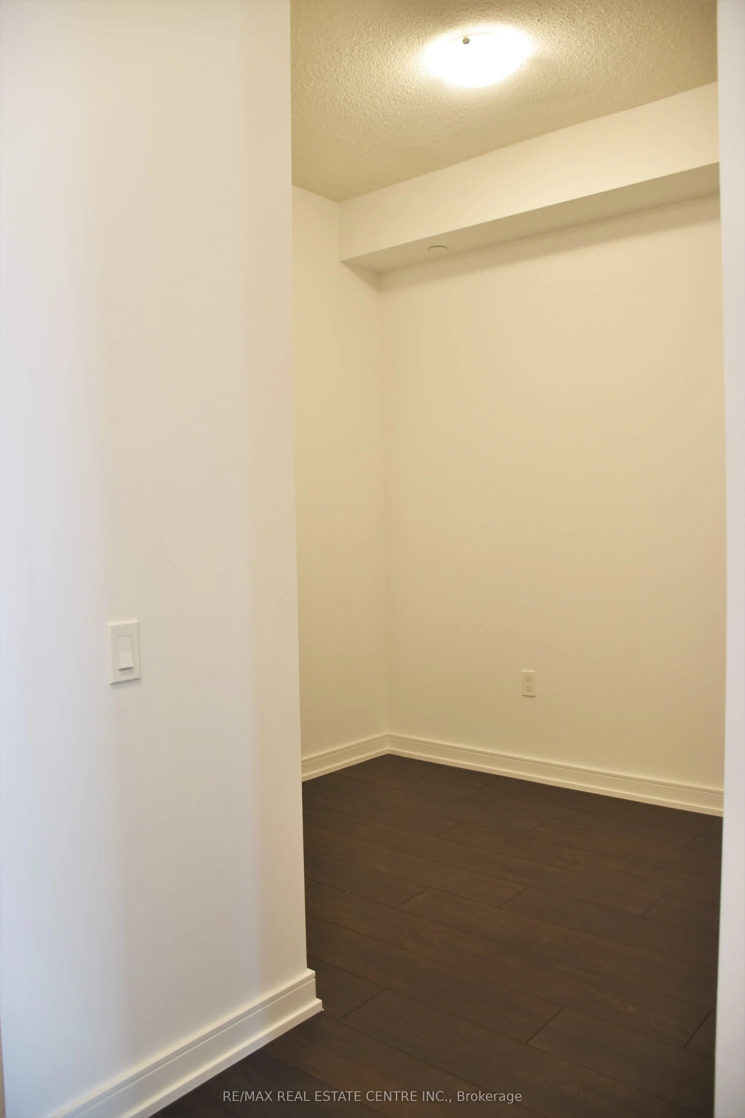8 Nahani Way, #2318