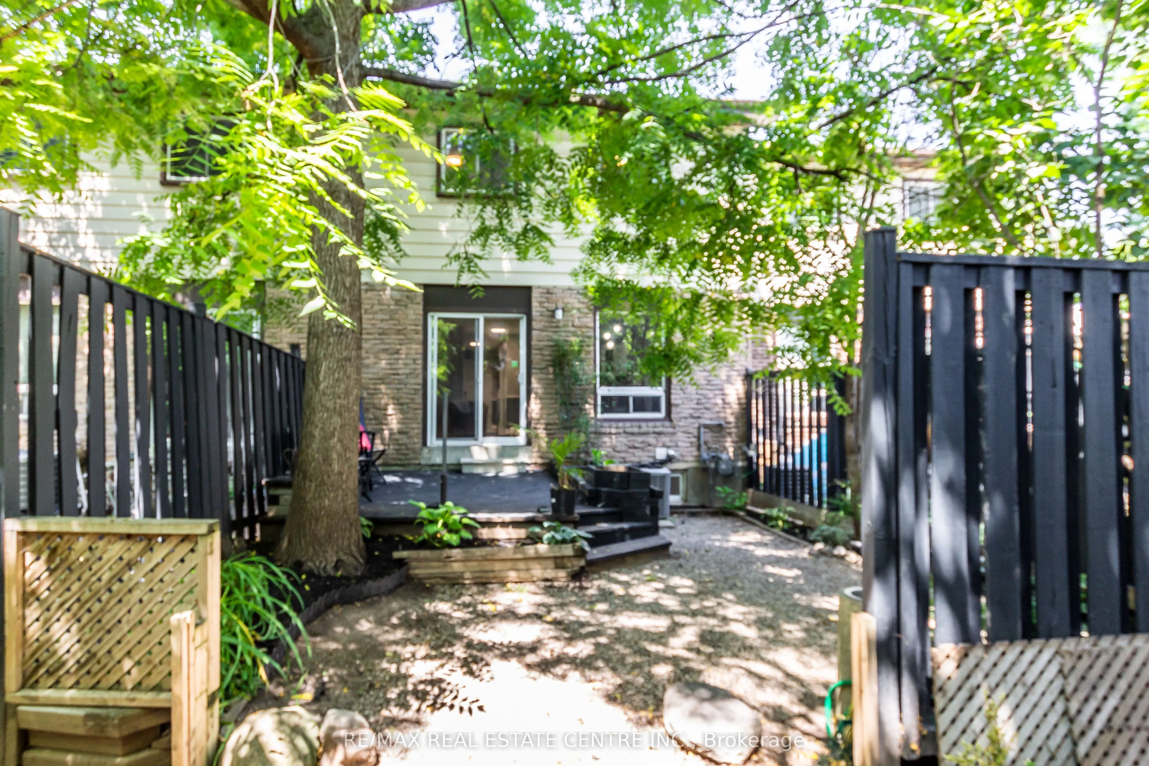 443 Ontario Street N, #443