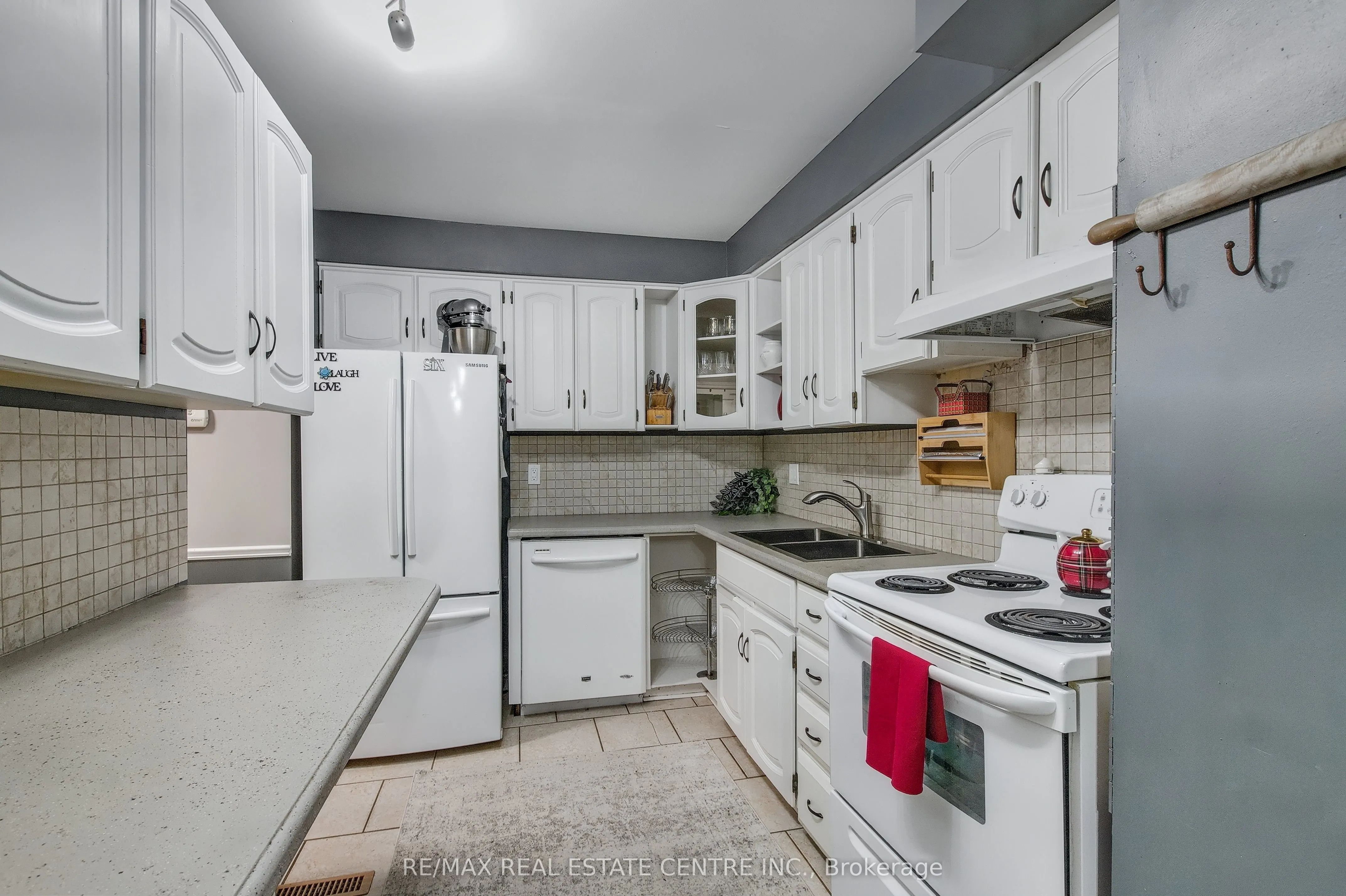 443 Ontario Street N, #443