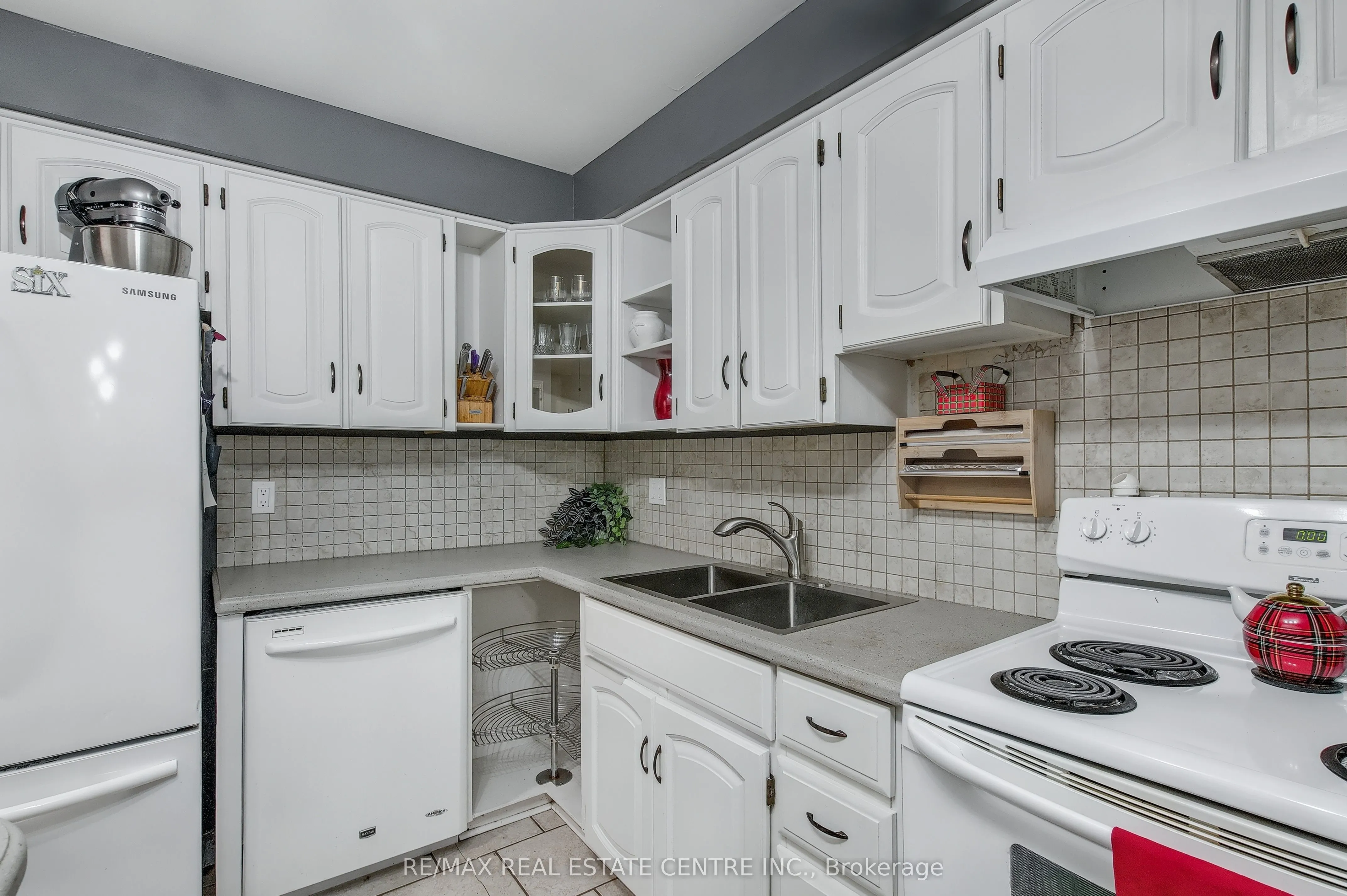 443 Ontario Street N, #443