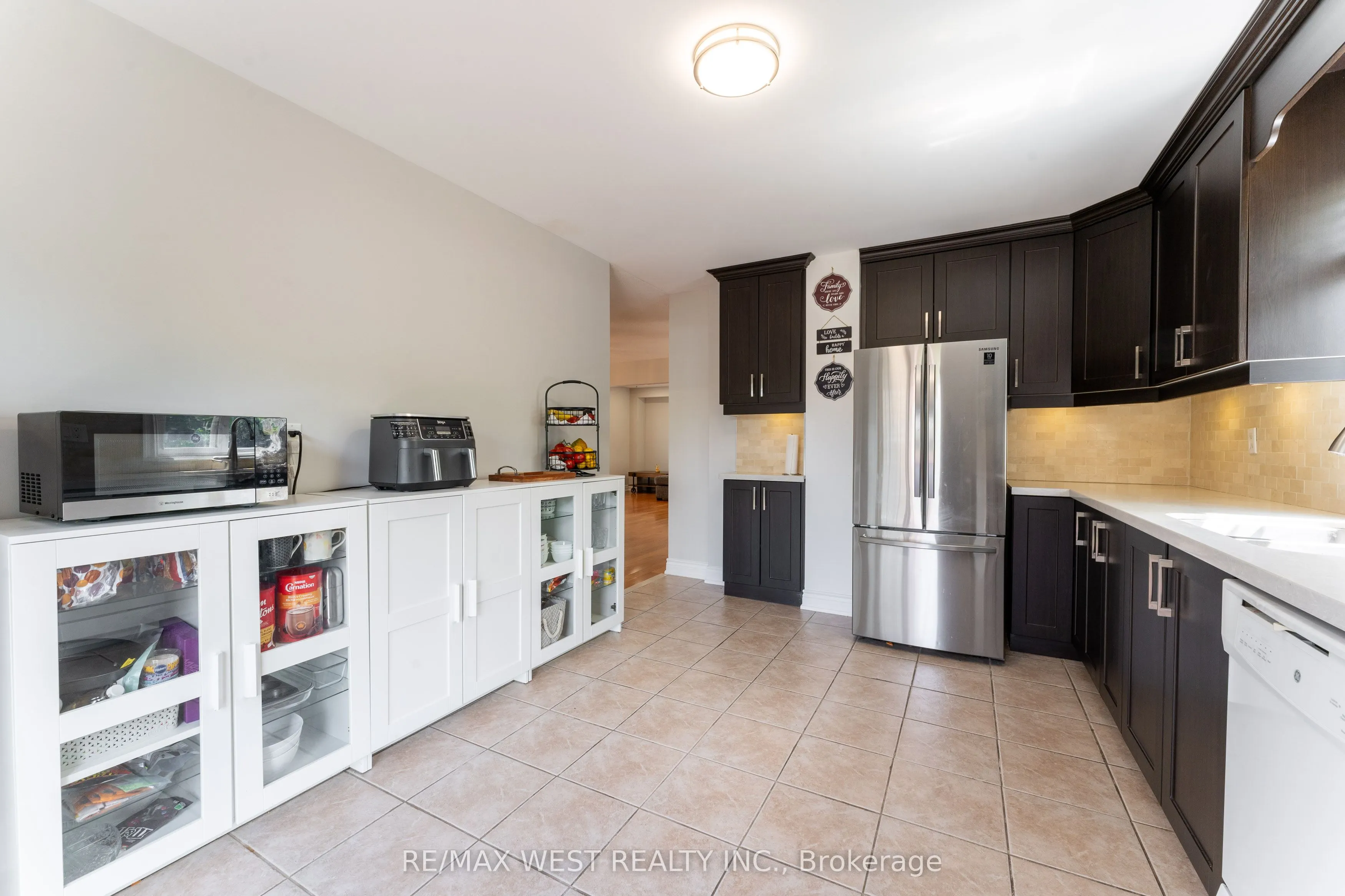 991 Mannington Lane