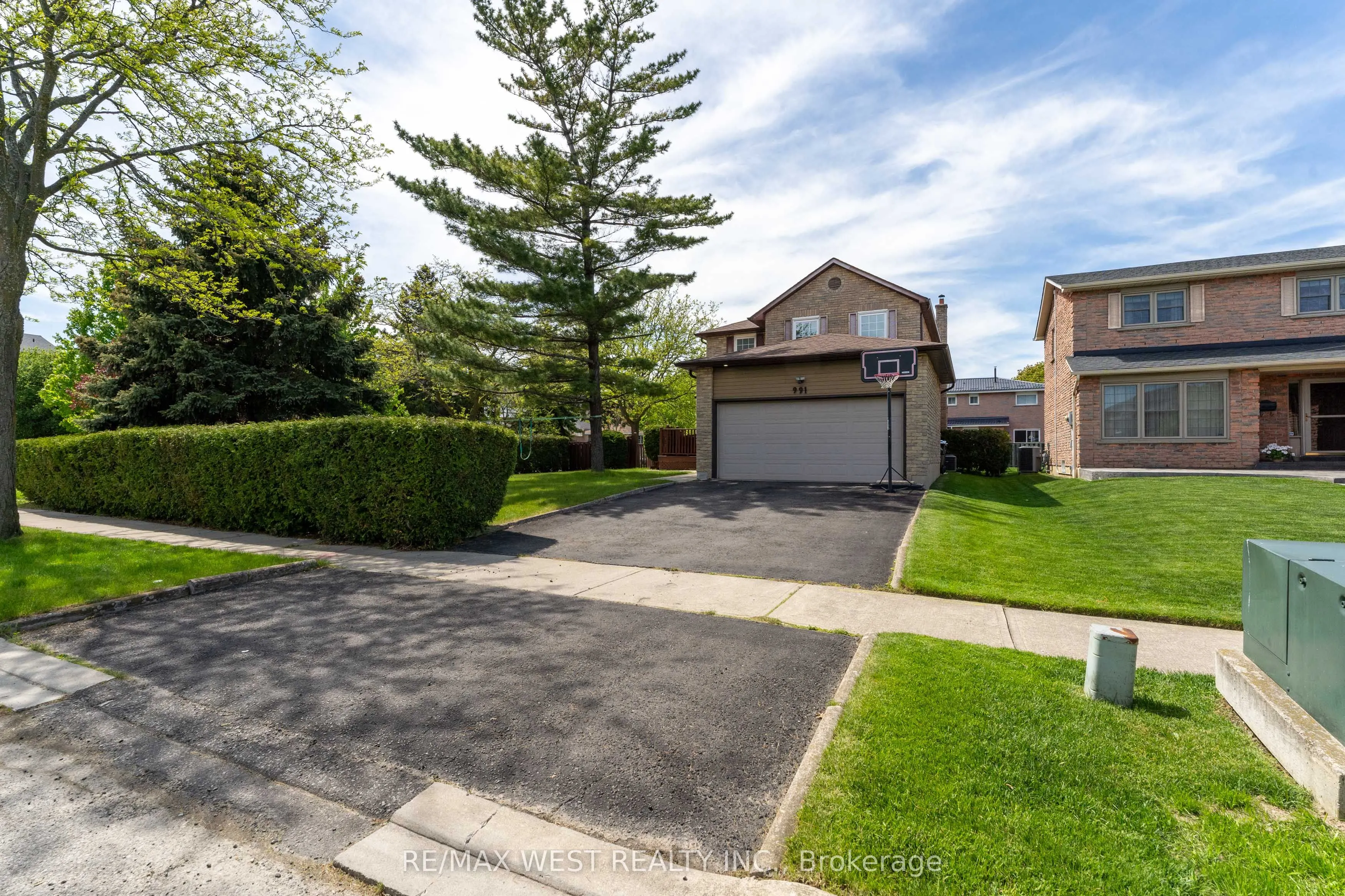 991 Mannington Lane