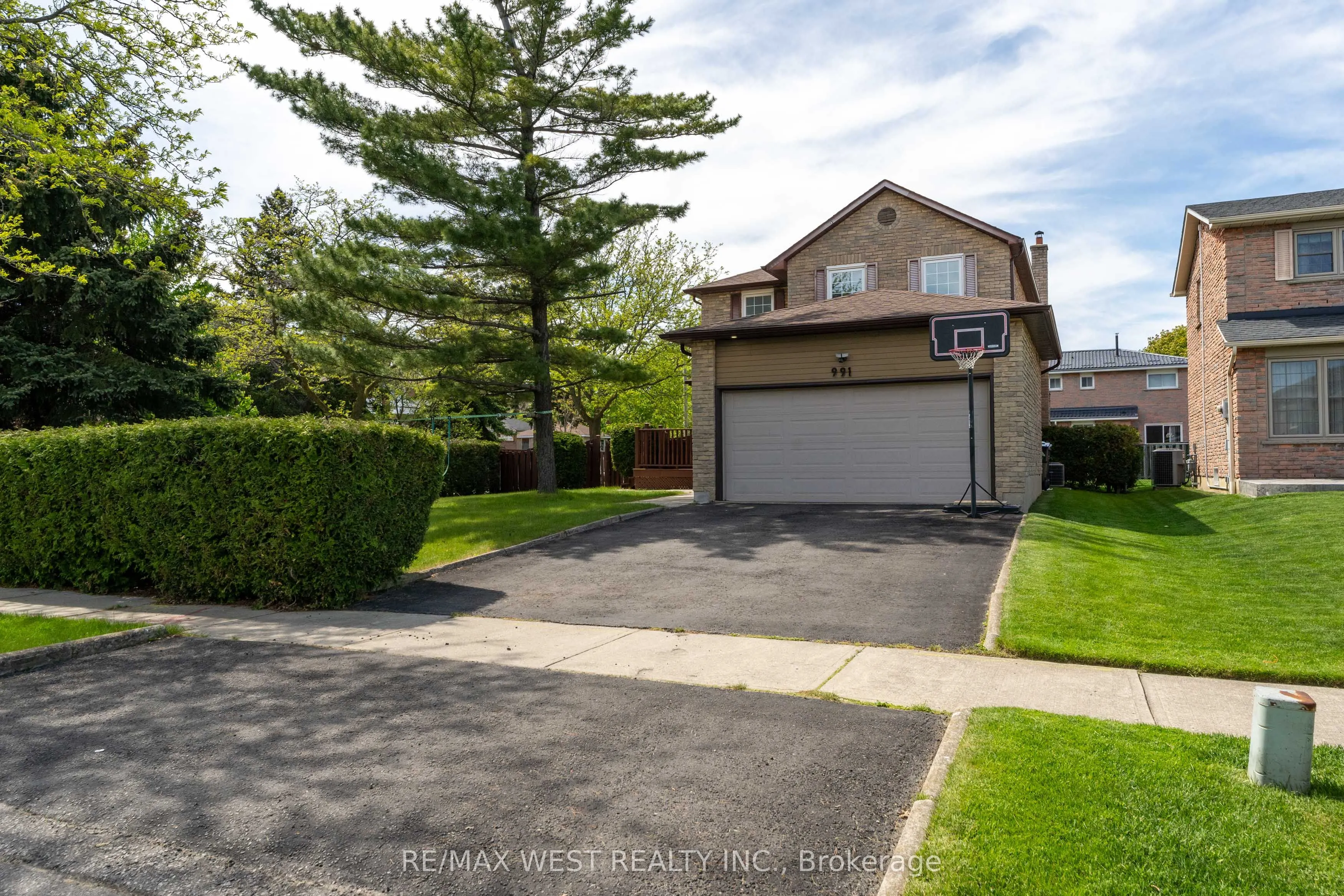 991 Mannington Lane